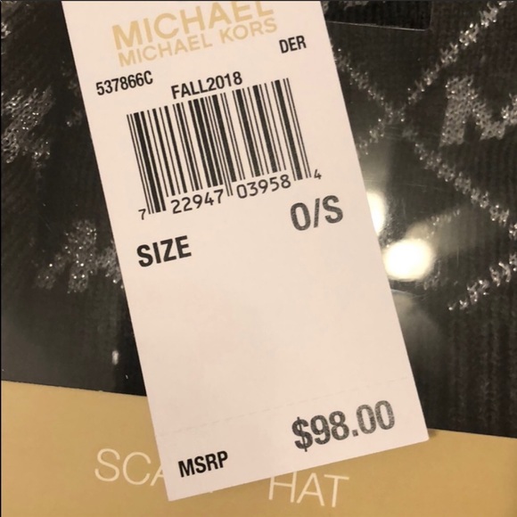 Michael kors scarf and hat set - Picture 4 of 4